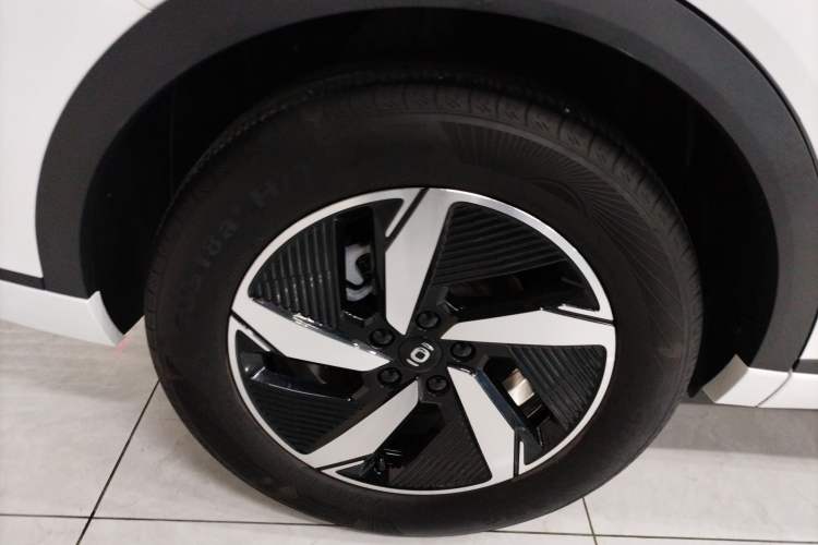 Used CHANGAN NEVO Q05 2024 All-New Flavorful Edition 125 Flagship Model - CATL Right Rear Wheel Hub