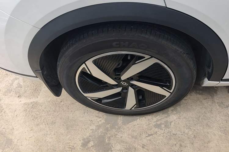 Used CHANGAN NEVO Q05 2024 Truly Delicious Version 125" Beyond-Performance Model CATL Right Rear Wheel Hub