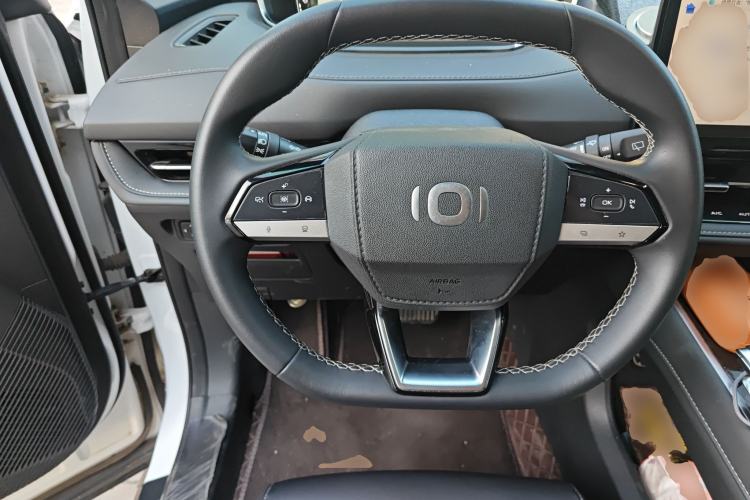 Used CHANGAN NEVO Q05 2024 Truly Delicious Version 125cc Superior Design CATL Steering Wheel