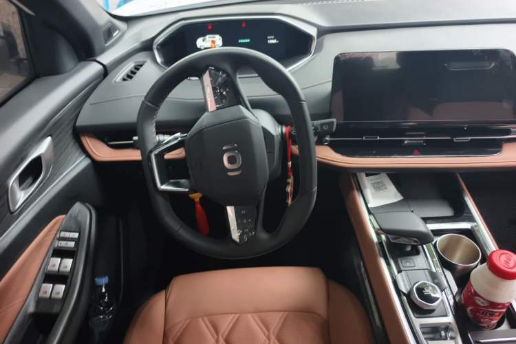 Used CHANGAN NEVO Q05 2024 Truly Delicious Version 125cc Superior Design CATL Steering Wheel