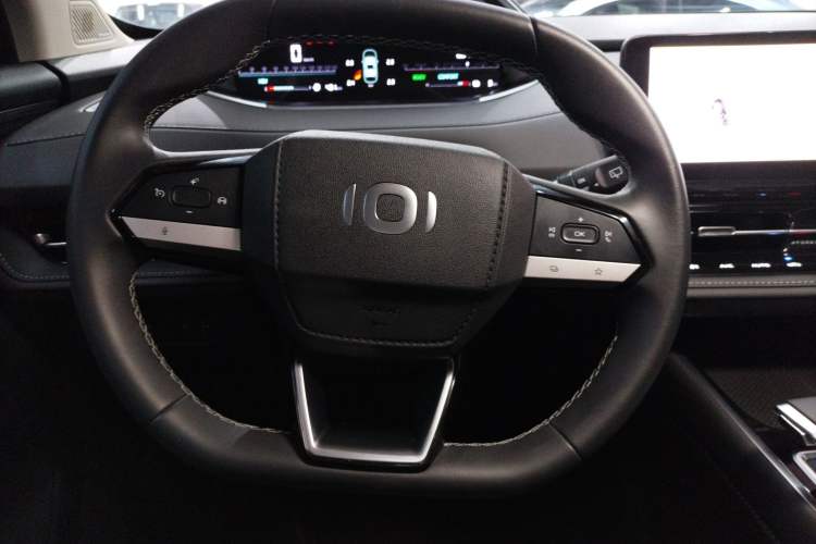 Used CHANGAN NEVO Q05 2024 All-New Flavorful Edition 125 Flagship Model - CATL Steering Wheel