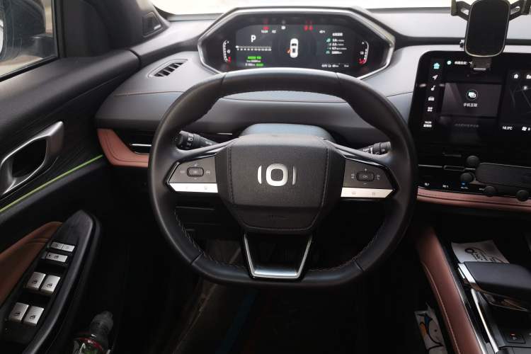 Used CHANGAN NEVO Q05 2024 Truly Delicious Version 125cc Superior Design CATL Steering Wheel