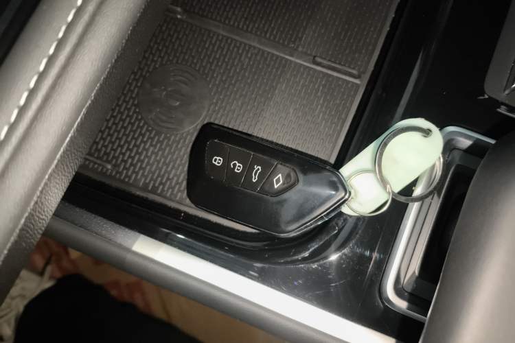 Used CHANGAN NEVO Q05 2024 Truly Delicious Version 125 Excellence Edition CATL Vehicle Key