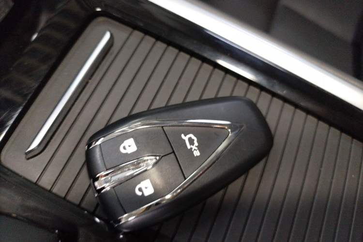 Used CHANGAN NEVO Q05 2024 All-New Flavorful Edition 125 Flagship Model - CATL Vehicle Key