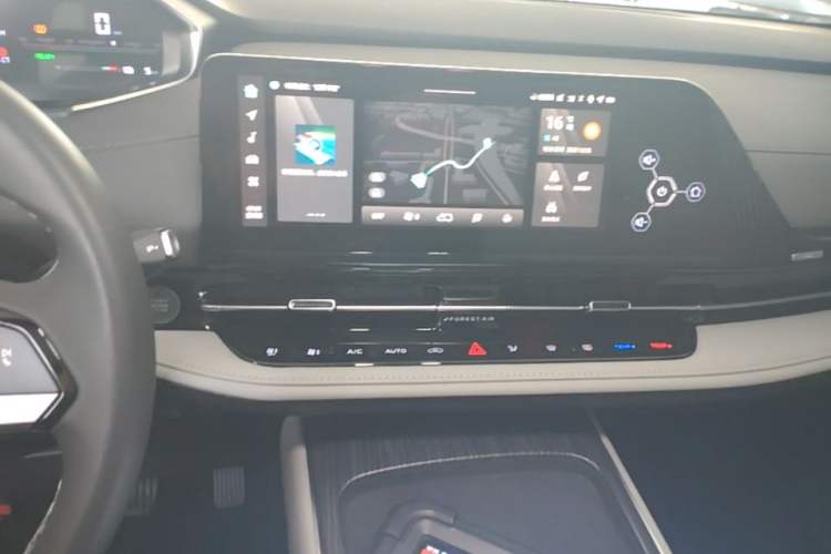 Used CHANGAN NEVO Q05 2025 Truly Delicious Version 125 Leading-Edge Edition Audio And AC Panel