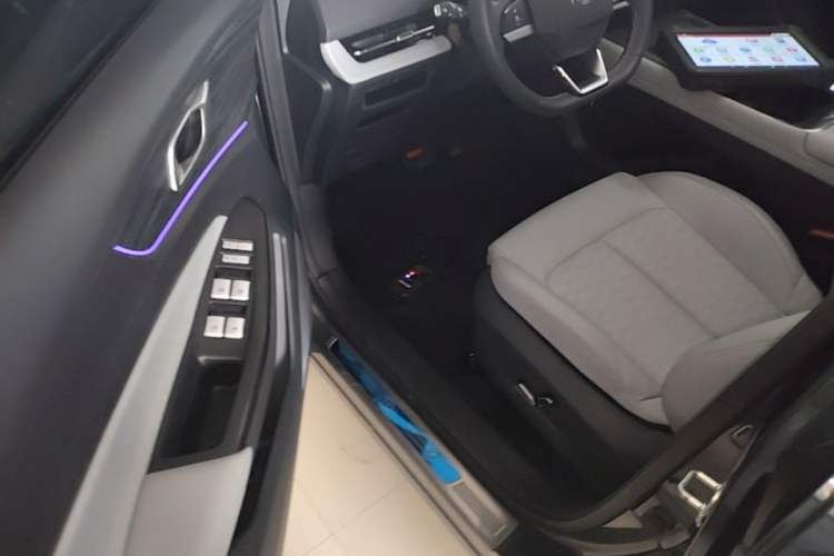 Used CHANGAN NEVO Q05 2025 Truly Delicious Version 125 Leading-Edge Edition Driver Seat