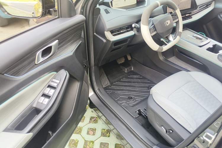 Used CHANGAN NEVO Q05 2025 Truly Delicious Version 125cc Beyond-Excellent Type Driver Seat