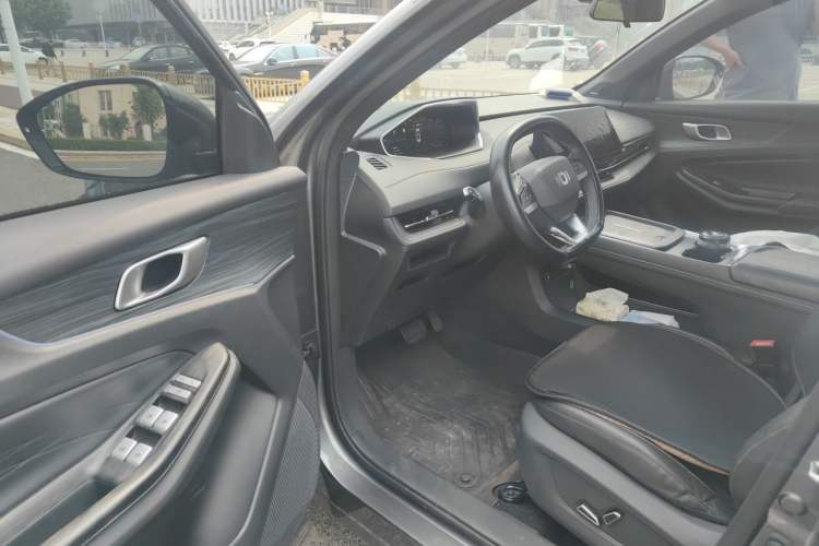Used CHANGAN NEVO Q05 2025 Truly Delicious Version 125 Deluxe Edition Driver Seat