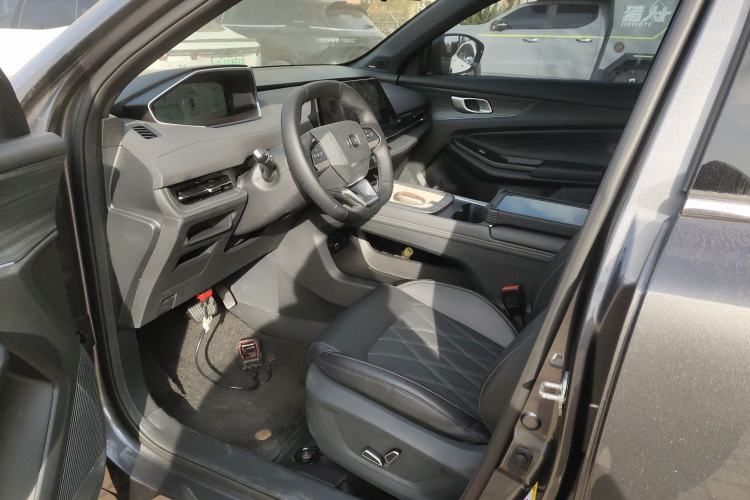 Used CHANGAN NEVO Q05 2025 Truly Delicious Version 125 Deluxe Edition Driver Seat