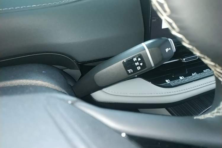 Used CHANGAN NEVO Q05 2025 Truly Delicious Version 125cc Beyond-Excellent Type Gear Lever