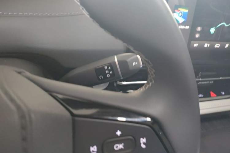 Used CHANGAN NEVO Q05 2025 Truly Delicious Version 125 Leading-Edge Edition Gear Lever
