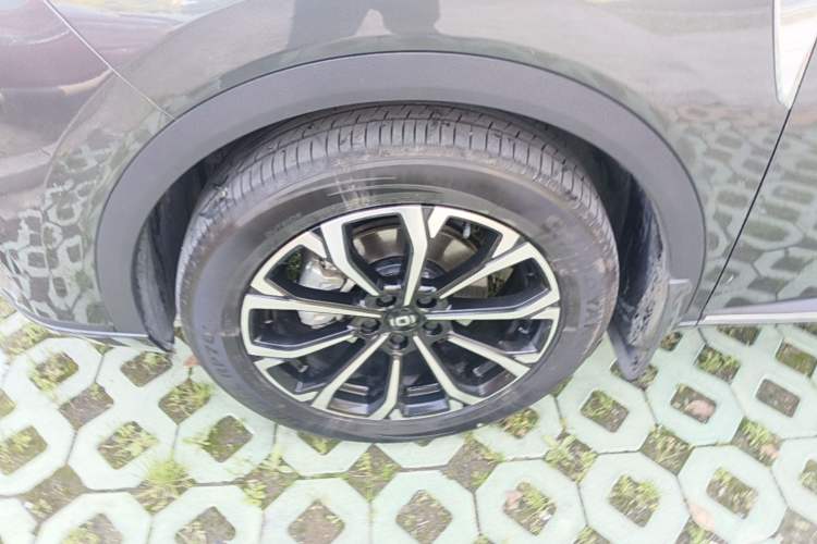 Used CHANGAN NEVO Q05 2025 Truly Delicious Version 125cc Beyond-Excellent Type Left Front Wheel Hub