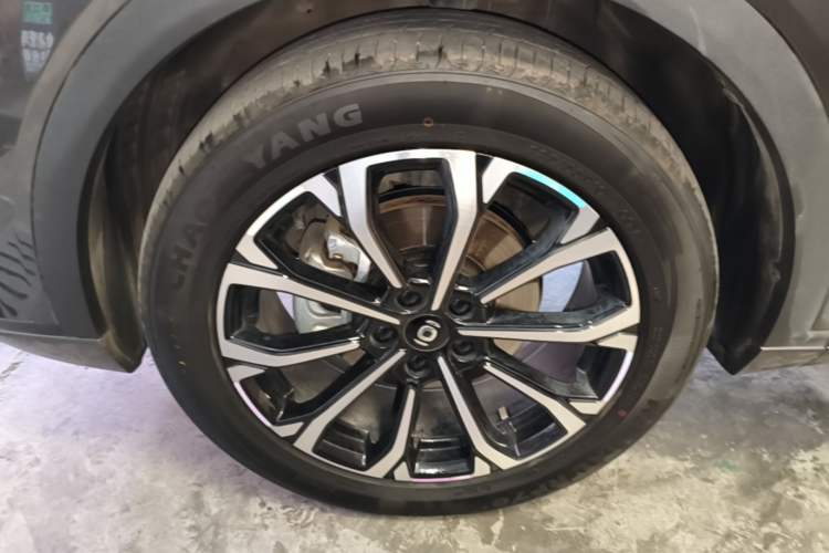 Used CHANGAN NEVO Q05 2025 Truly Delicious Version 125cc Beyond-Excellent Type Left Front Wheel Hub