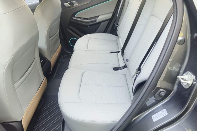 Used CHANGAN NEVO Q05 2025 Truly Delicious Version 125cc Beyond-Excellent Type Left Rear Seat