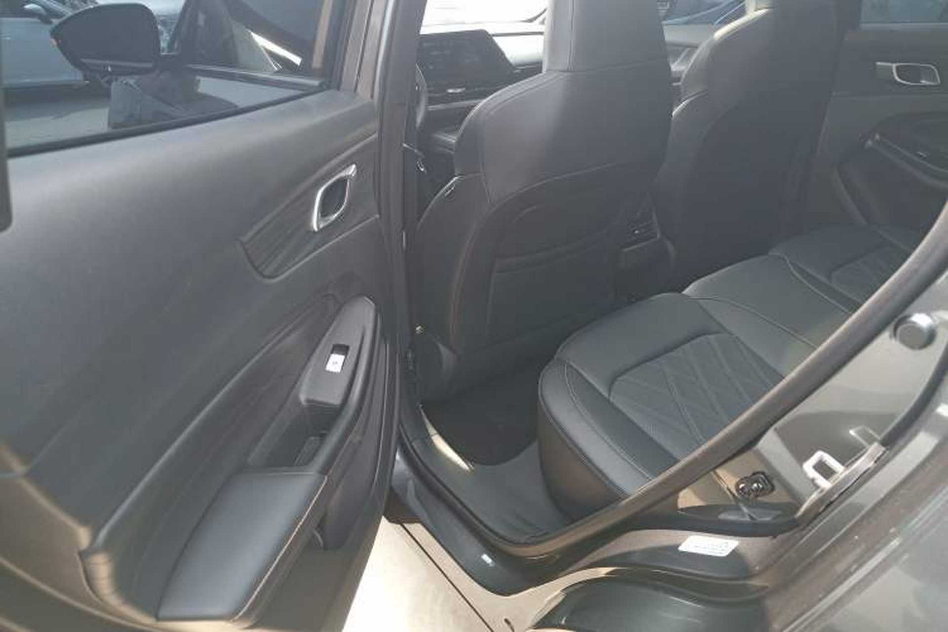 Used CHANGAN NEVO Q05 2025 Truly Delicious Version 125 Deluxe Edition Left Rear Seat