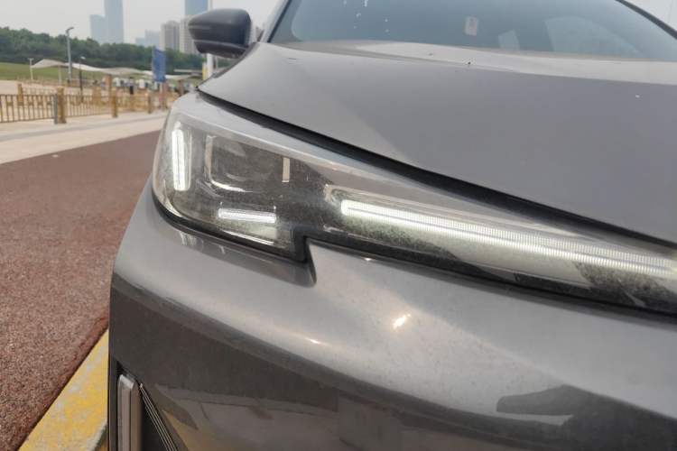Used CHANGAN NEVO Q05 2025 Truly Delicious Version 125 Deluxe Edition Right Front Headlight