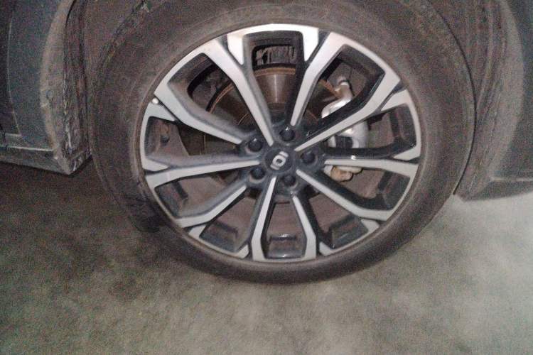 Used CHANGAN NEVO Q05 2025 Truly Delicious Version 125cc Beyond-Excellent Type Right Front Wheel Hub