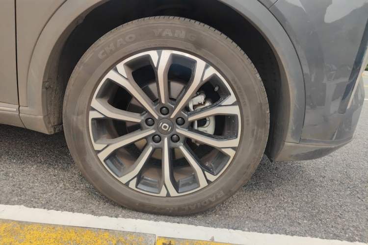 Used CHANGAN NEVO Q05 2025 Truly Delicious Version 125 Deluxe Edition Right Front Wheel Hub