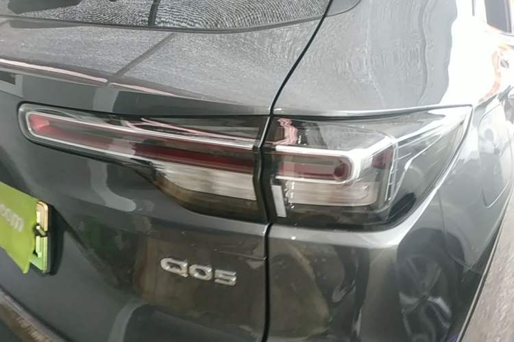 Used CHANGAN NEVO Q05 2025 Truly Delicious Version 125cc Beyond-Excellent Type Right Rear Taillight