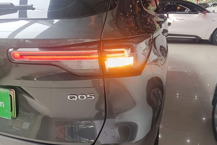 Used CHANGAN NEVO Q05 2025 Truly Delicious Version 125 Deluxe Edition Right Rear Taillight