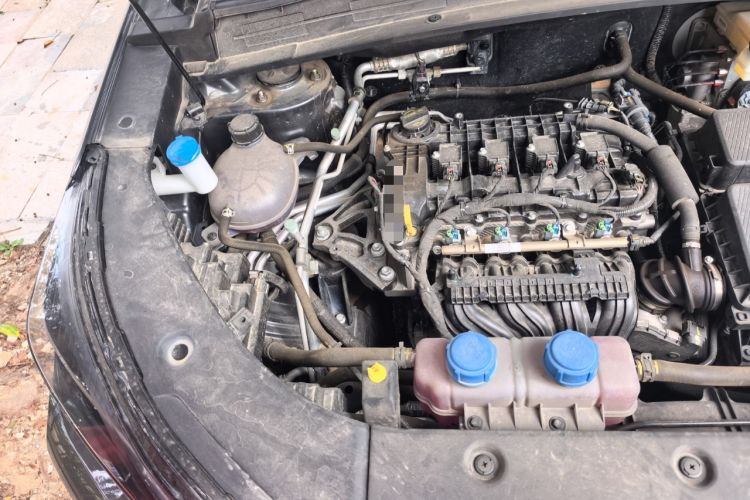 Used CHANGAN NEVO Q05 2025 Truly Delicious Version 125cc Beyond-Excellent Type Engine Bay Right