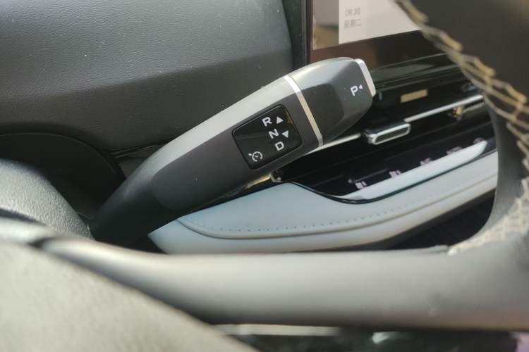 Used CHANGAN NEVO Q05 2025 Truly Delicious Version 125 Deluxe Edition Gear Lever
