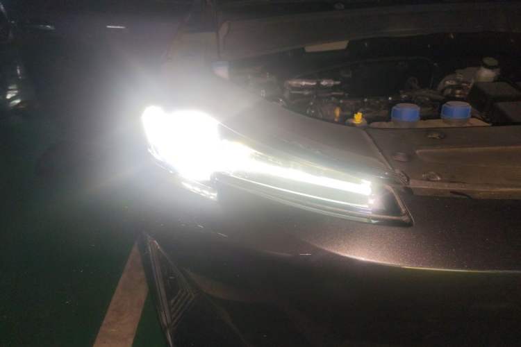 Used CHANGAN NEVO Q05 2025 Truly Delicious Version 125cc Beyond-Excellent Type Right Front Headlight