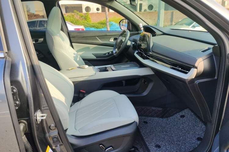 Used CHANGAN NEVO Q05 2025 Truly Delicious Version 125 Deluxe Edition Right Front Seat