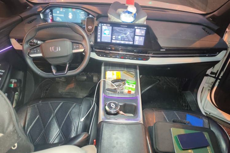 Used CHANGAN NEVO Q05 2025 Truly Delicious Version 125 Deluxe Edition Center Console