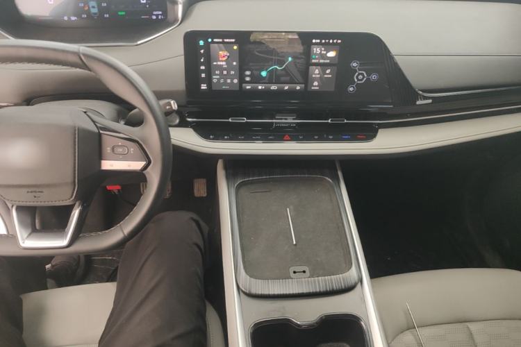 Used CHANGAN NEVO Q05 2025 Truly Delicious Version 125 Leading-Edge Edition Center Console