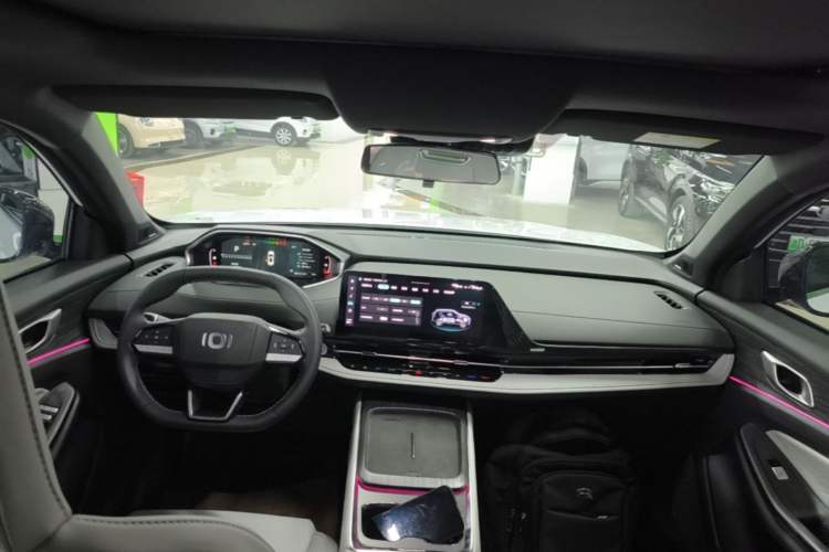 Used CHANGAN NEVO Q05 2025 Truly Delicious Version 125cc Beyond-Excellent Type Center Console