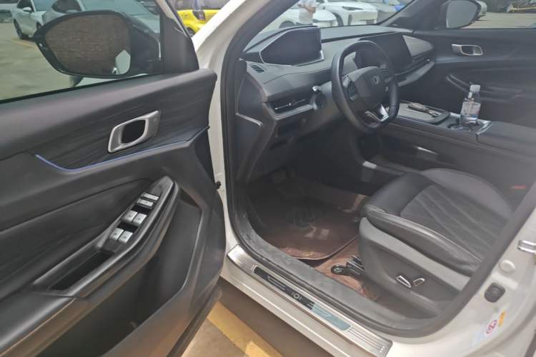 Used CHANGAN NEVO Q05 2025 Truly Delicious Version 125 Deluxe Edition Driver Seat