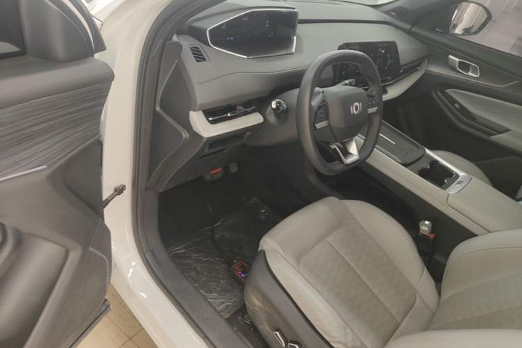 Used CHANGAN NEVO Q05 2025 Truly Delicious Version 125 Leading-Edge Edition Driver Seat