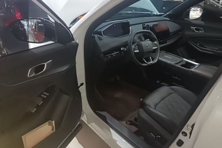 Used CHANGAN NEVO Q05 2025 Truly Delicious Version 125 Deluxe Edition Driver Seat