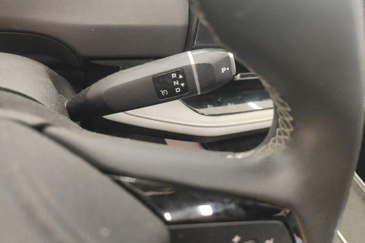 Used CHANGAN NEVO Q05 2025 Truly Delicious Version 125 Leading-Edge Edition Gear Lever