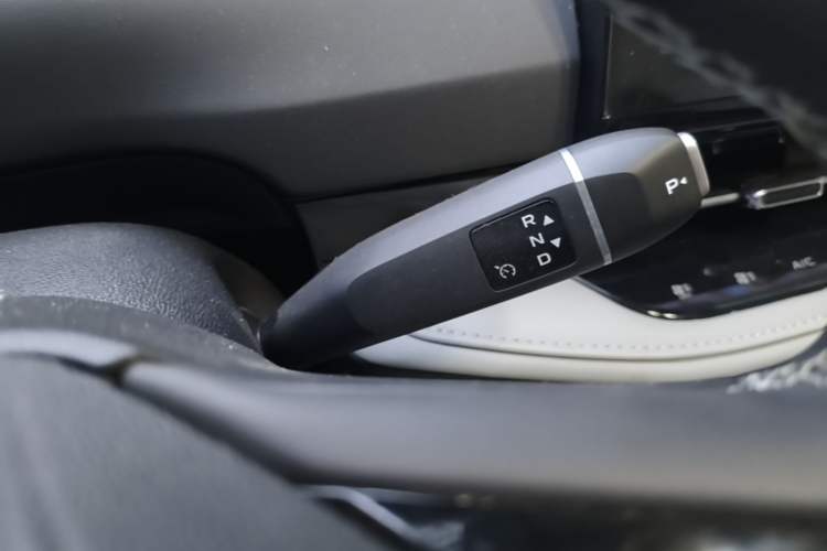 Used CHANGAN NEVO Q05 2025 Truly Delicious Version 125cc Beyond-Excellent Type Gear Lever