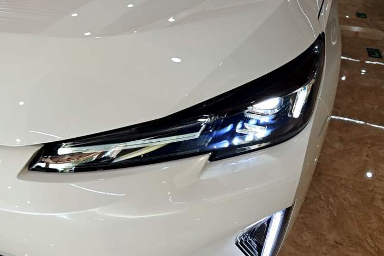 Used CHANGAN NEVO Q05 2025 Truly Delicious Version 125 Deluxe Edition Left Front Headlight