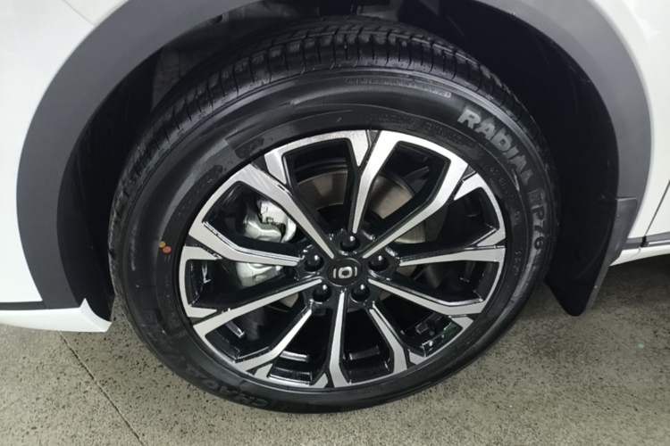 Used CHANGAN NEVO Q05 2025 Truly Delicious Version 125cc Beyond-Excellent Type Left Front Wheel Hub