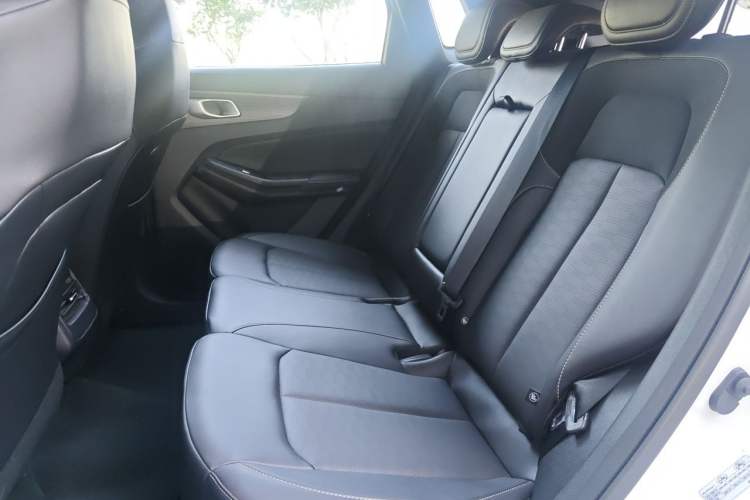 Used CHANGAN NEVO Q05 2025 Truly Delicious Version 125cc Beyond-Excellent Type Left Rear Seat