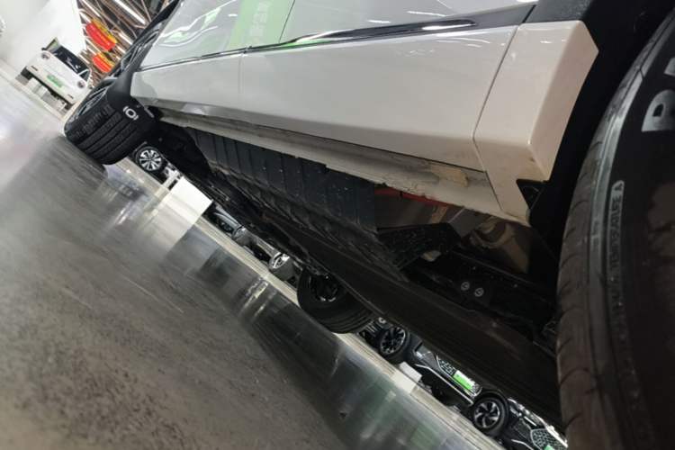 Used CHANGAN NEVO Q05 2025 Truly Delicious Version 125cc Beyond-Excellent Type Left Side Sill