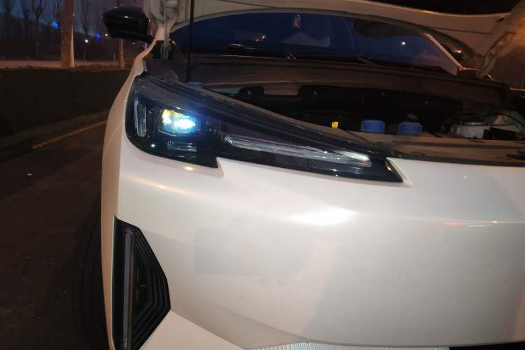 Used CHANGAN NEVO Q05 2025 Truly Delicious Version 125 Deluxe Edition Right Front Headlight