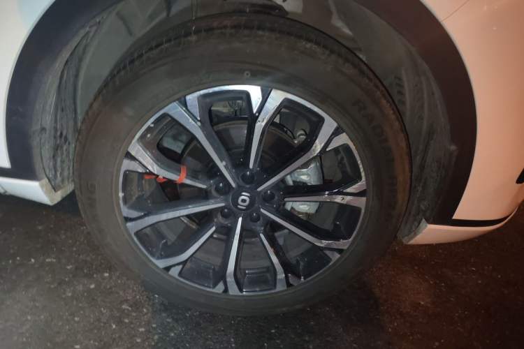Used CHANGAN NEVO Q05 2025 Truly Delicious Version 125 Deluxe Edition Right Front Wheel Hub