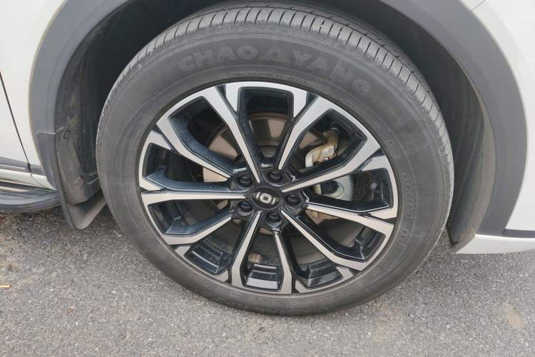Used CHANGAN NEVO Q05 2025 Truly Delicious Version 125cc Beyond-Excellent Type Right Front Wheel Hub