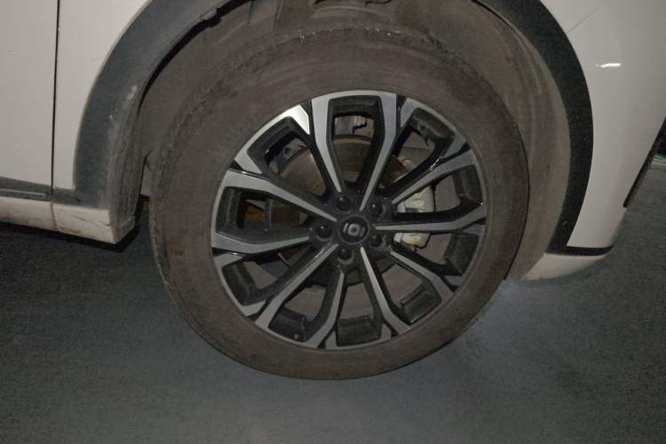 Used CHANGAN NEVO Q05 2025 Truly Delicious Version 125cc Beyond-Excellent Type Right Front Wheel Hub