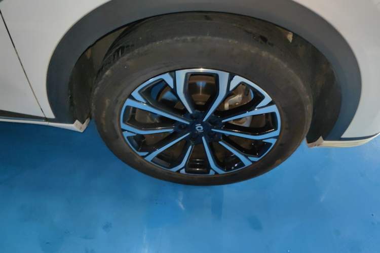 Used CHANGAN NEVO Q05 2025 Truly Delicious Version 125 Deluxe Edition Right Front Wheel Hub