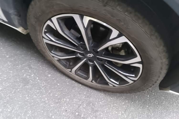 Used CHANGAN NEVO Q05 2025 Truly Delicious Version 125cc Beyond-Excellent Type Right Front Wheel Hub