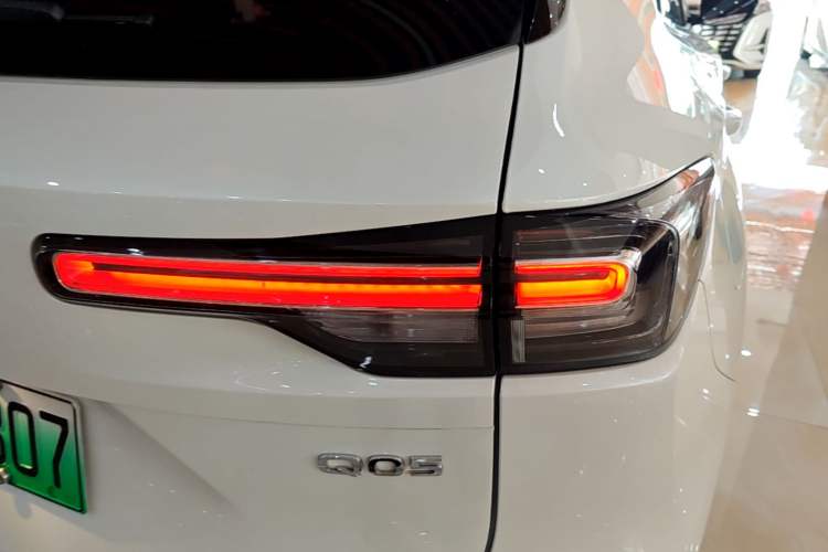 Used CHANGAN NEVO Q05 2025 Truly Delicious Version 125 Deluxe Edition Right Rear Taillight
