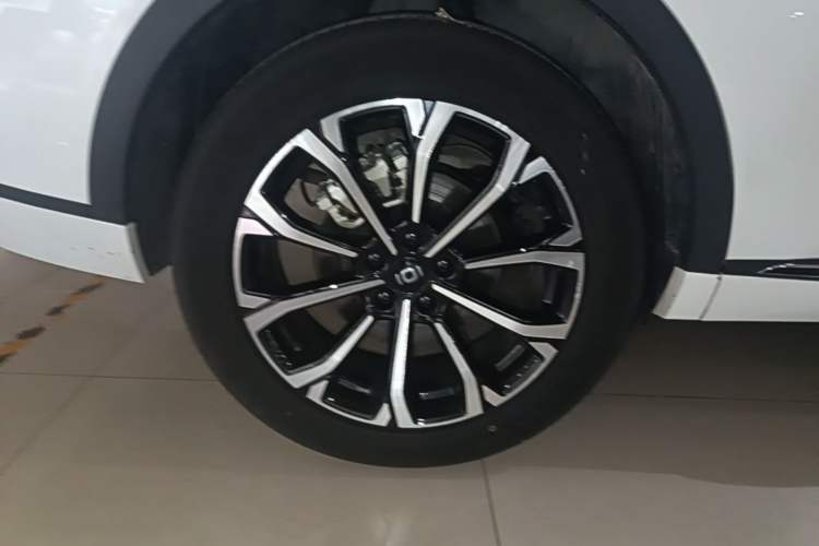Used CHANGAN NEVO Q05 2025 Truly Delicious Version 125 Deluxe Edition Right Rear Wheel Hub
