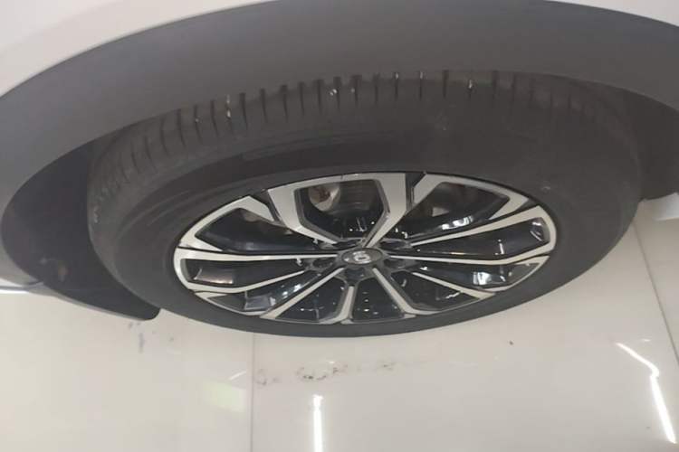 Used CHANGAN NEVO Q05 2025 Truly Delicious Version 125 Deluxe Edition Right Rear Wheel Hub