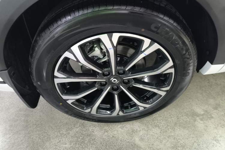 Used CHANGAN NEVO Q05 2025 Truly Delicious Version 125cc Beyond-Excellent Type Right Rear Wheel Hub